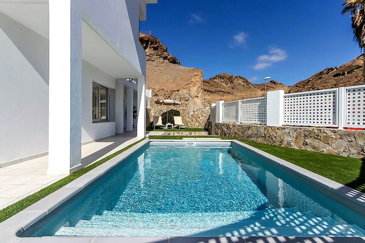 villa with pool canary islands